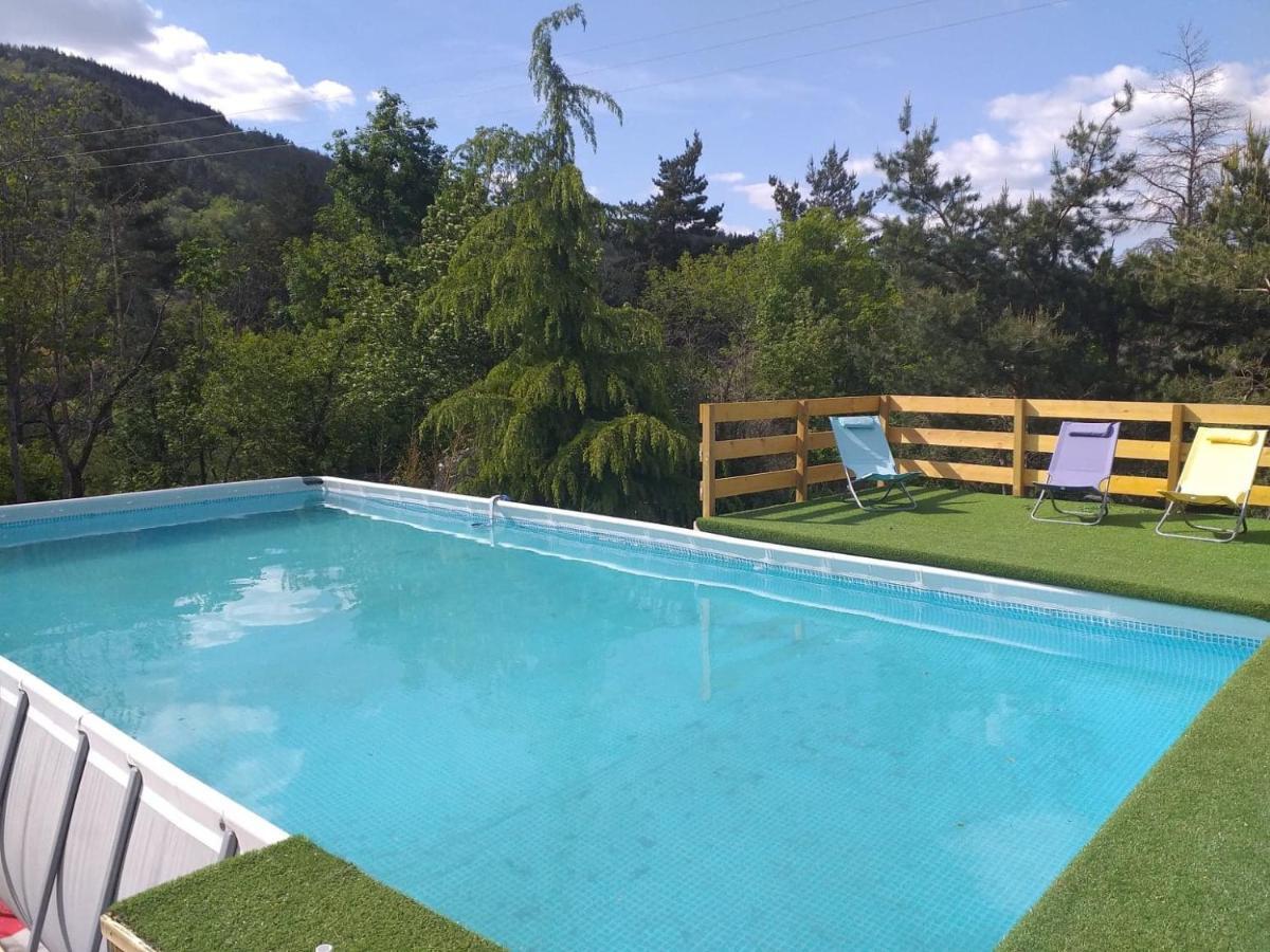Un Petit Coin De Paradis Gluiras Exterior photo